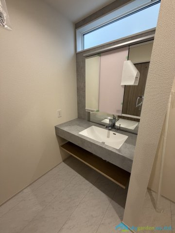 平塚市公所　新築戸建　全2棟1号棟の独立洗面台