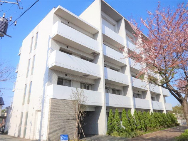 東村山市久米川町４丁目の賃貸マンションの外観
