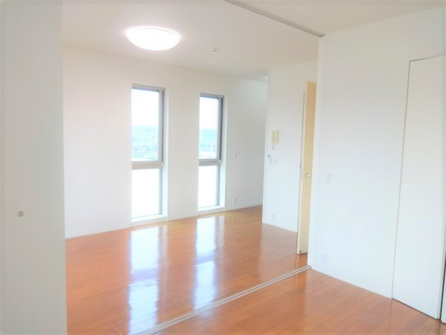クレスト久米川の洋室|405号室の写真を使用しています。