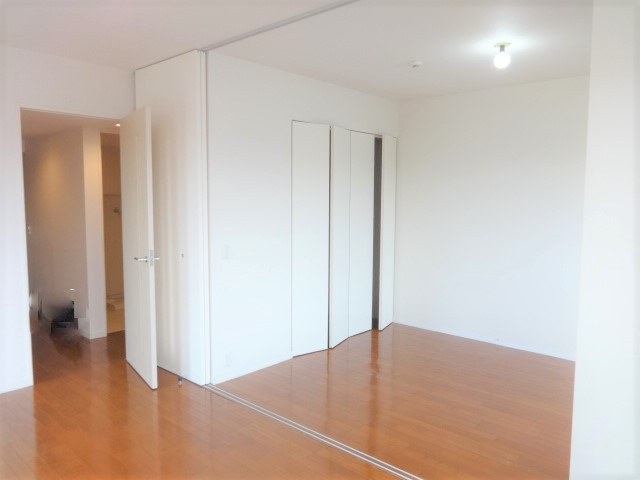 クレスト久米川の洋室|405号室の写真を使用しています。