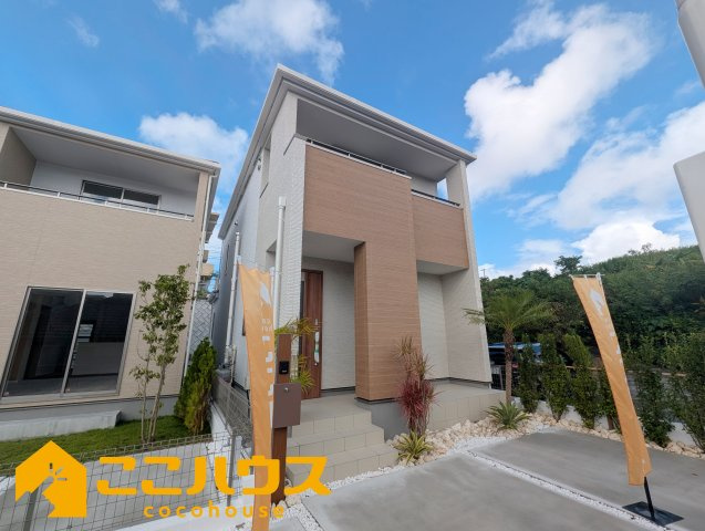 沖縄市知花1丁目273番　新築戸建て　全5棟　E号棟の外観|シンプルで落ち着いた住まい♪