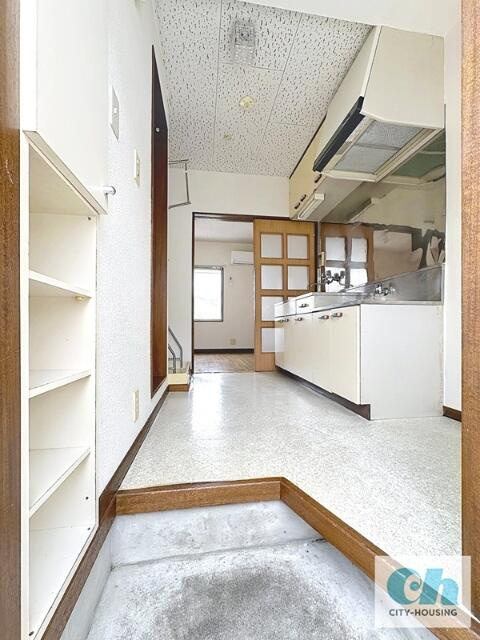 玄関からの室内です☆