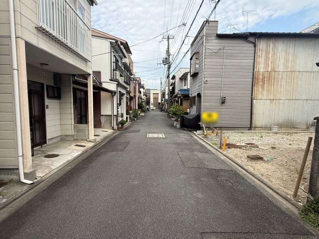 吉祥院春日町　建築条件無土地の前面道路含む現地写真