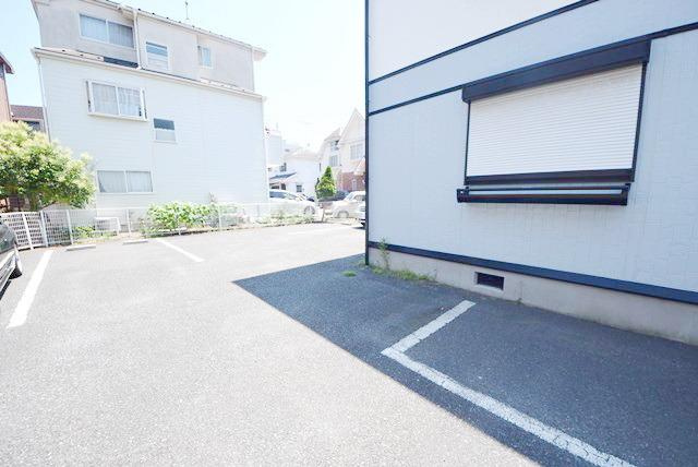 ノーブルタウン高美の駐車場