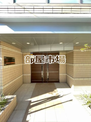 スプレスター上野根岸のエントランス