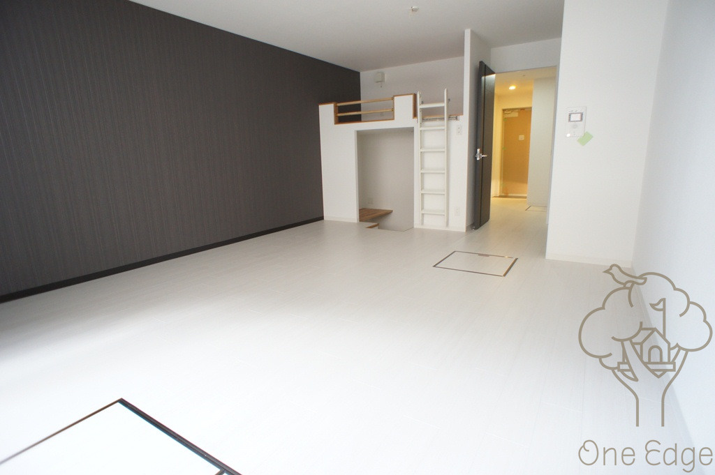 NORTH VILLAG BIRTH PLACE 本館の居間・リビング
