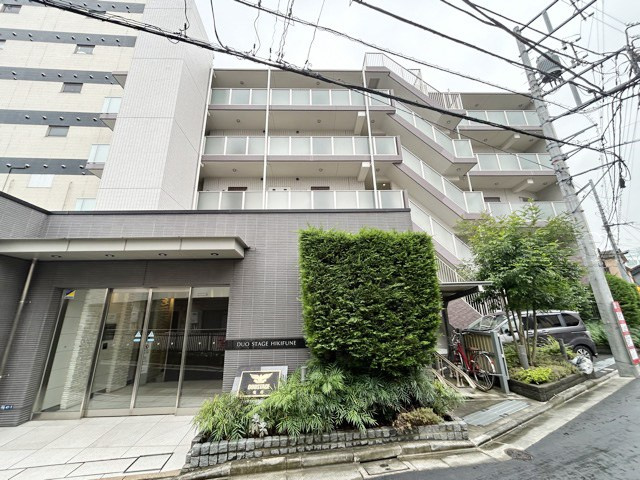 【外観】 | デュオステージ曳舟 | 手入れの行き届いた外壁やエントランスなど、「見ればわかる」レベルで清潔感を保ったマンションです。築年数を感じさせない姿で皆様をお出迎えします。～即日のご見学可能～　お問合せはお気軽にどうぞ。