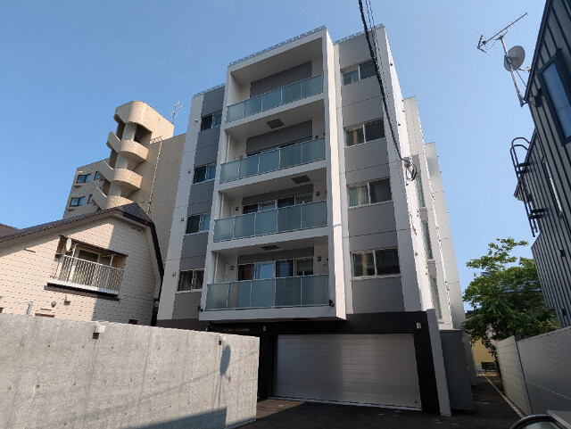 札幌市中央区南十二条西１３丁目の賃貸マンション