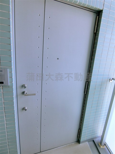 ウィスティリア大森山王の玄関