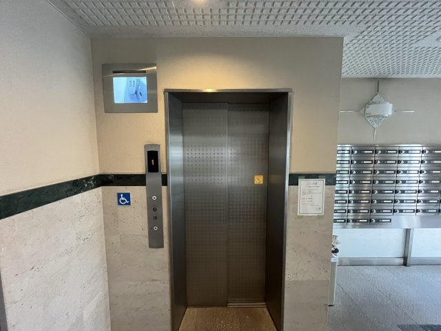ベルドミール 末広五番館のエントランス