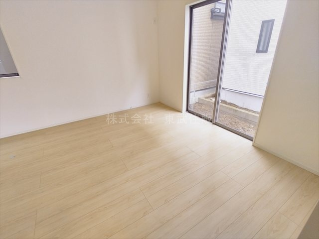 【居間・リビング】の画像