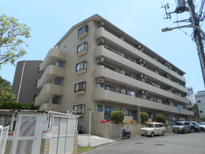 【エントランス】 | リバストーン神大寺 | 外観も気になるポイント