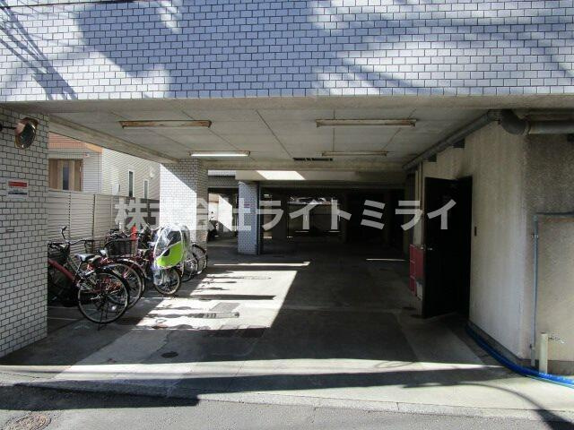 グレースプラザ若松町のエントランス| 