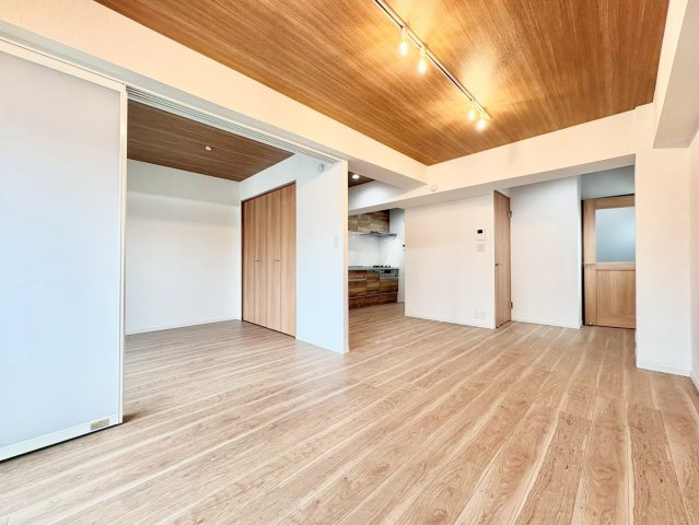 中銀南長崎マンシオンの居間・リビング|2026.07.12撮影

現地ご見学希望・資料請求などお気軽にお問い合わせ下さい！
03-5990-5201
