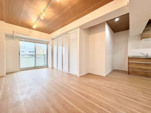 中銀南長崎マンシオンの居間・リビング|2026.07.12撮影

現地ご見学希望・資料請求などお気軽にお問い合わせ下さい！
03-5990-5201