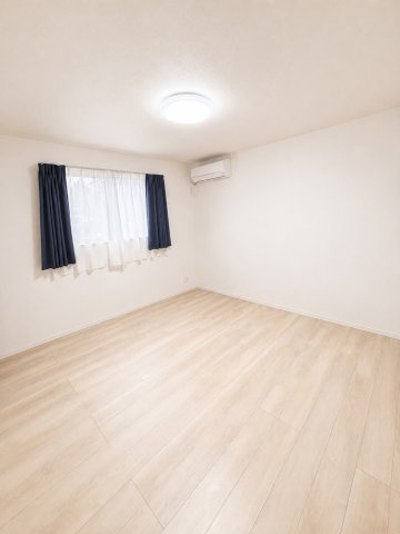 市川市大野町3丁目売戸建の寝室|※一部写真は、居住中につきCGによる残置物補正加工を施しています。