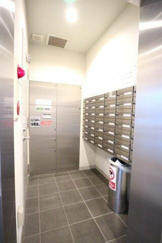 プラウドフラット新宿河田町のロビー|宅配ボックス 