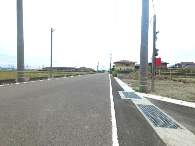 小城市三日月町三ヶ島　第1の前面道路含む現地写真|前面道路含む現地写真です