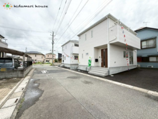 伊奈町本町第3　新築戸建　クレイドル01の前面道路含む現地写真