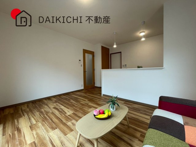 【居間・リビング】 | 鴻巣市生出塚1丁目　中古戸建