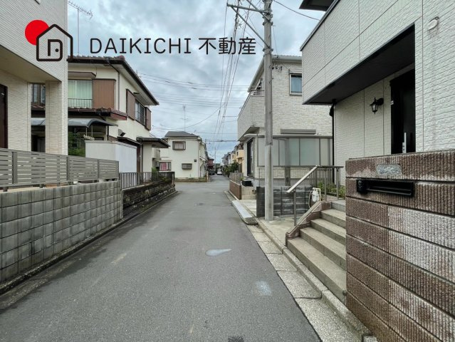 【前面道路含む現地写真】 | 鴻巣市生出塚1丁目　中古戸建