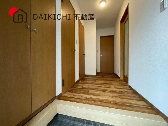 【玄関】 | 鴻巣市生出塚1丁目　中古戸建