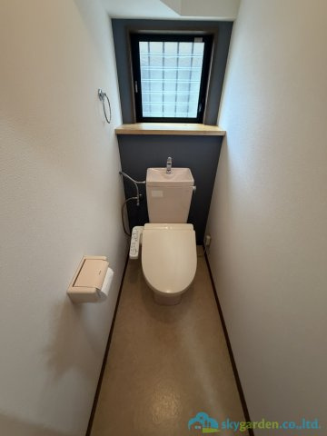 平塚市西真土　中古戸建のトイレ