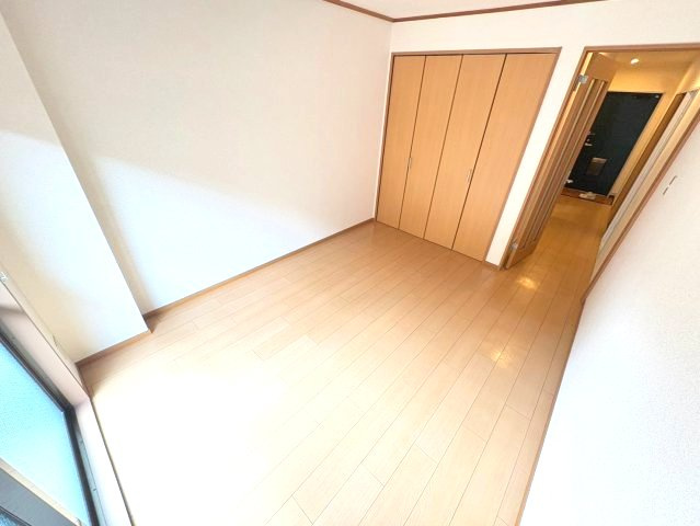 フリーダム中村の洋室