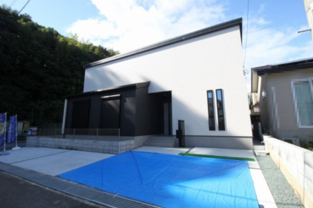 瀬戸西町1丁目　新築戸建　の外観|内覧可能です！
土地面積　211.64㎡　（約64.02坪）