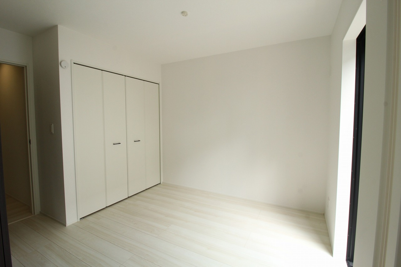 瀬戸西町1丁目　新築戸建　の洋室|南の部屋　5.25帖