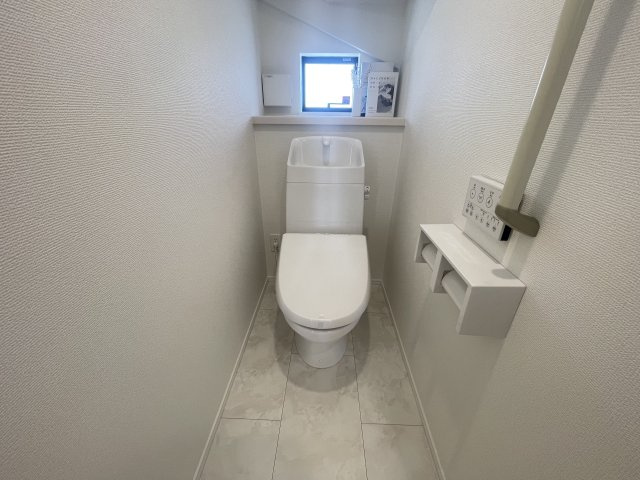 豊見城市金良Ⅲ（全10棟）D号棟のトイレ|D号棟　温水洗浄便座♪