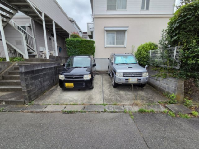 ウッドハウスの駐車場