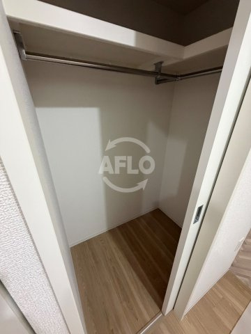 セレニテ谷町四丁目アリエの収納|セレニテ谷町四丁目アリエ　ウォークインクローゼット