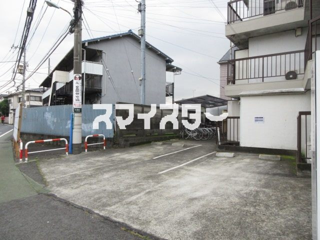 第１１末廣コーポの駐車場