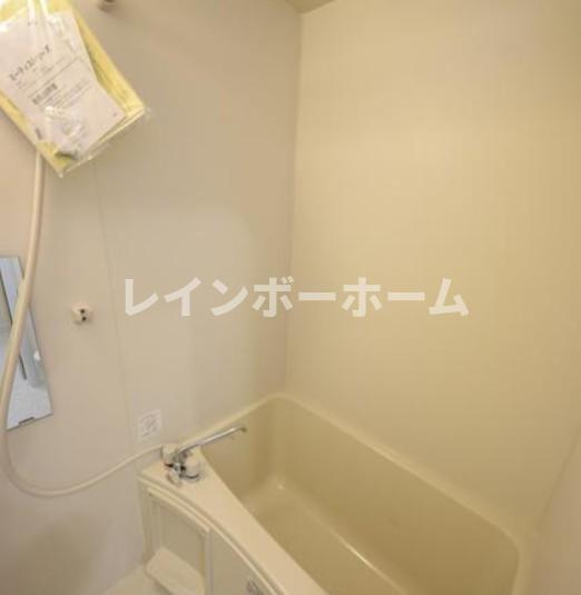 柏市豊四季のアパートの浴室|コンパクトで使いやすいお風呂です