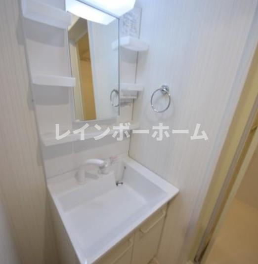 柏市豊四季のアパートの洗面所|広い洗面スペース