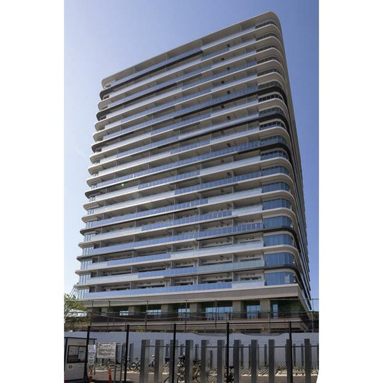 【外観】 | パークシティ中野ザ　タワー　ブリーズ | 鉄筋コンクリート造のがっちりとした建物。