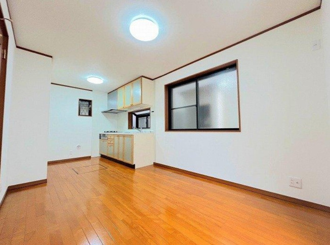 【キッチン】 | ふじみ野市西鶴ケ岡2丁目　中古一戸建住宅　(ふじみ野店) | ナチュラルな内装のリビングダイニングはほっと一息つける空間。