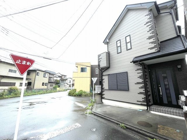 【前面道路含む現地写真】 | 川越市木野目　中古一戸建住宅　(ふじみ野店) | 周辺環境も併せてご案内いたします。是非ご連絡ください！