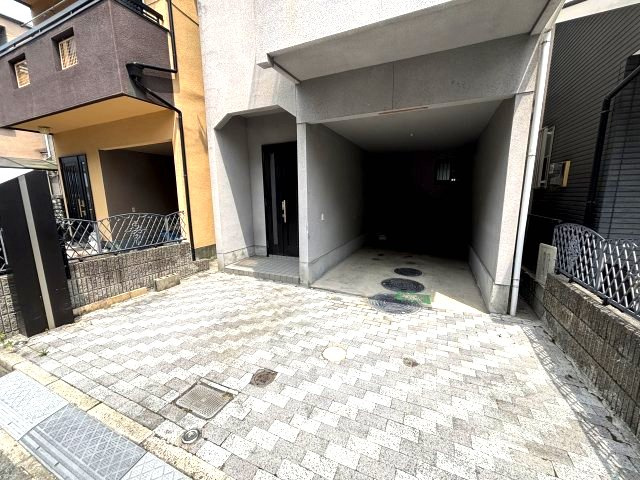 河内長野市市町の一戸建ての駐車場