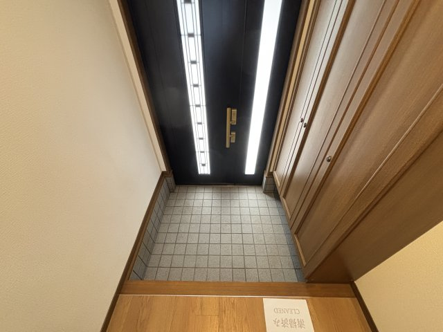 河内長野市市町の一戸建ての玄関