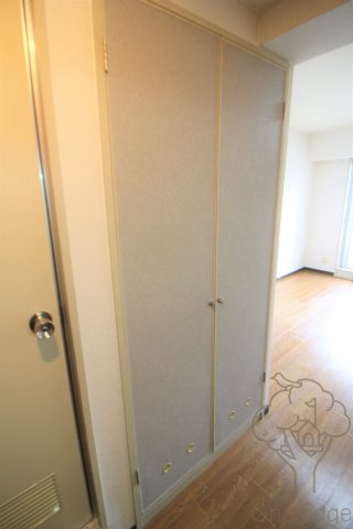FMNakazakiⅡの玄関