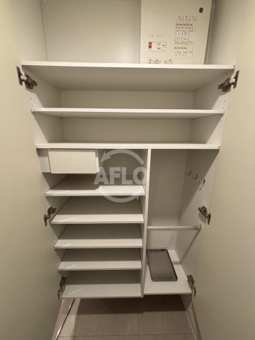 コンフォリア・リヴ本町WEST　Qの収納|コンフォリア・リヴ本町WEST Q　玄関収納