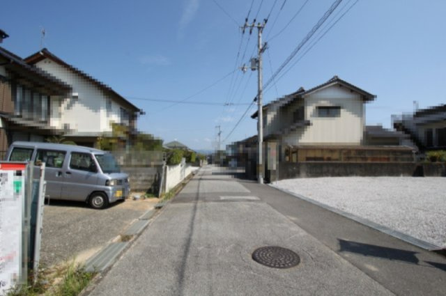 香南市野市町みどり野　新築戸建　⑤の前面道路含む現地写真|南側　公道　6.0ｍ　接面　8.2ｍ