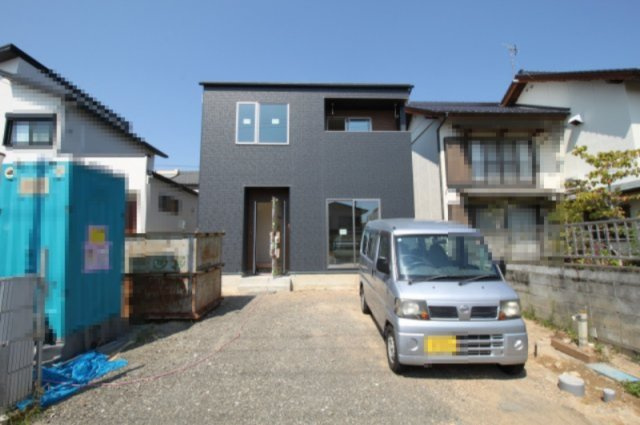 香南市野市町みどり野　新築戸建　⑤の外観|土地面積　131.30㎡（約39.71坪）　建物面積　103.02㎡（約31.16坪）