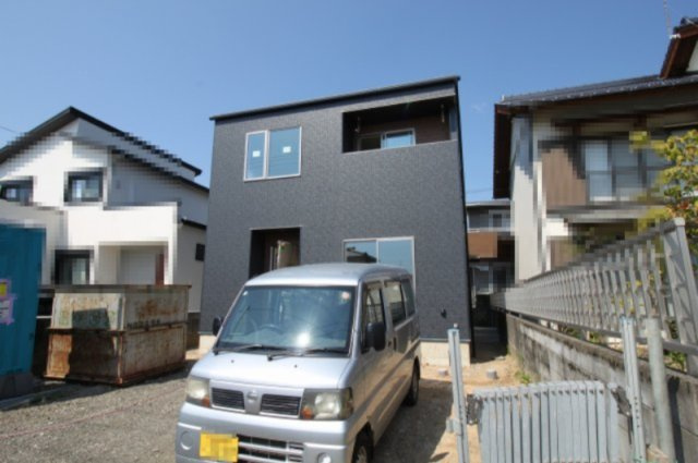 香南市野市町みどり野　新築戸建　⑤の前面道路含む現地写真|南側　公道　6.0ｍ　接面　8.2ｍ