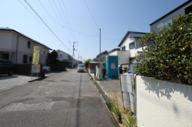 香南市野市町みどり野　新築戸建　⑤の前面道路含む現地写真|南側　公道　6.0ｍ　接面　8.2ｍ