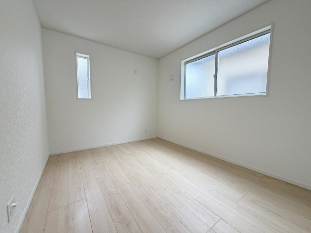 三郷市早稲田2丁目　新築戸建　全3棟　3号棟の洋室|2面採光の明るい洋室6帖・子供部屋としていかがでしょう