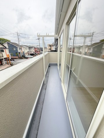 三郷市早稲田2丁目　新築戸建　全3棟　3号棟のバルコニー|南向きバルコニーにて陽当り良好