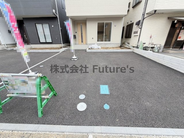 三郷市早稲田2丁目　新築戸建　全3棟　3号棟の駐車場|カースペース並列3台可能